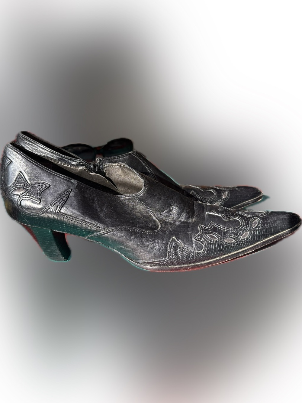 Antonio Melani Italian leather Western Inspired Black and metallic women’s shoe - Picture 3 of 6